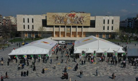 Vijon vaksinimi masiv: Nis sot procesi per punonjesit e transportit publik
